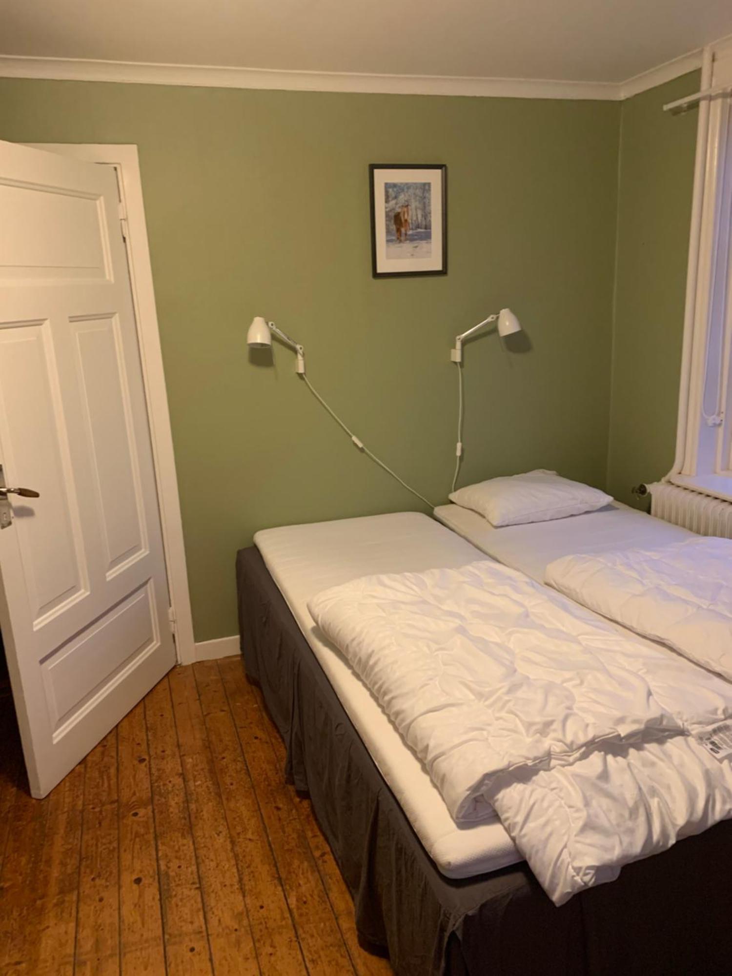 Oesjoenaes Hotell Tived Eksteriør bilde