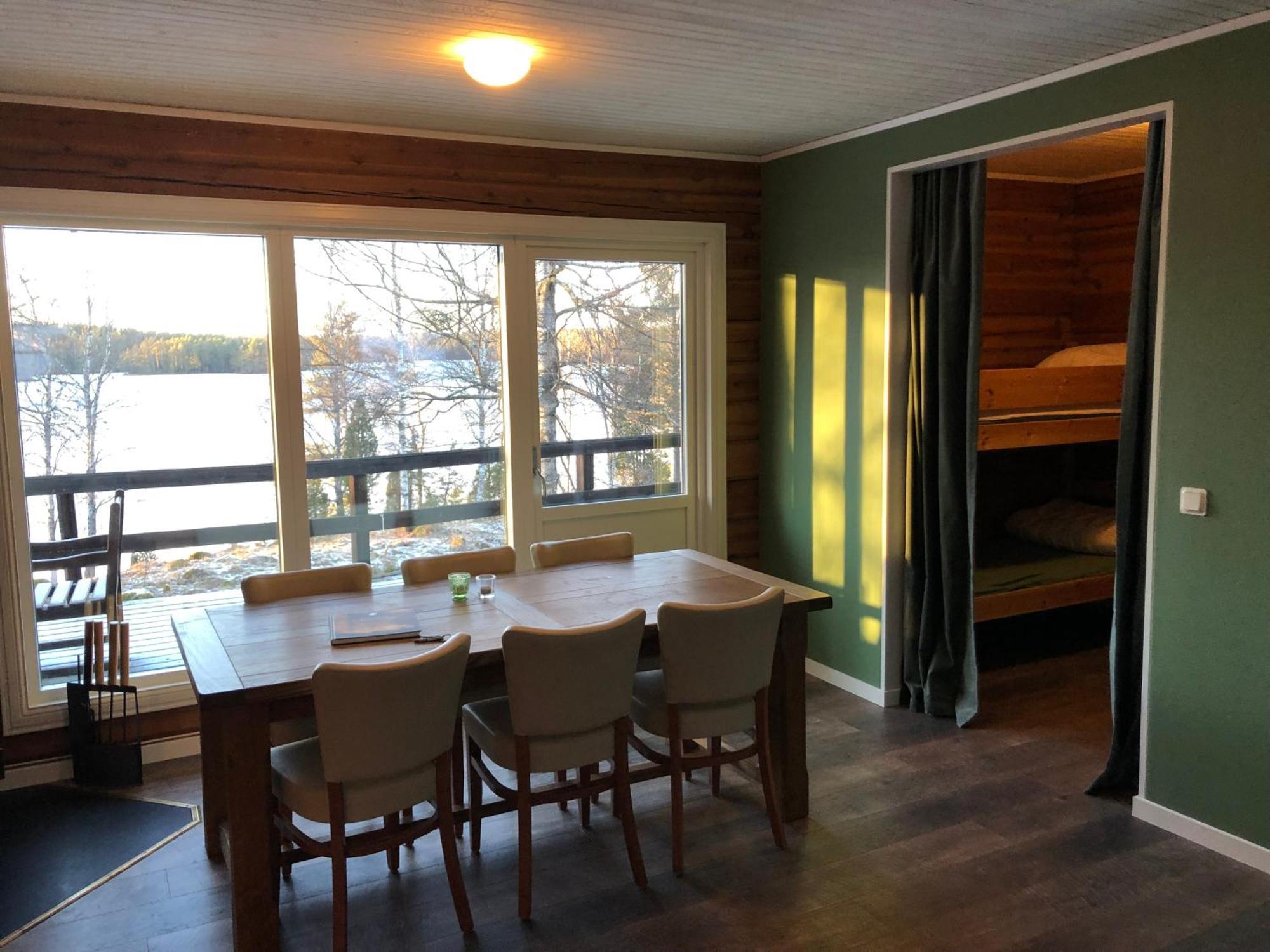 Oesjoenaes Hotell Tived Eksteriør bilde