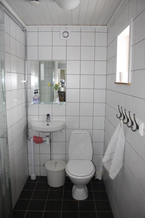 Oesjoenaes Hotell Tived Rom bilde