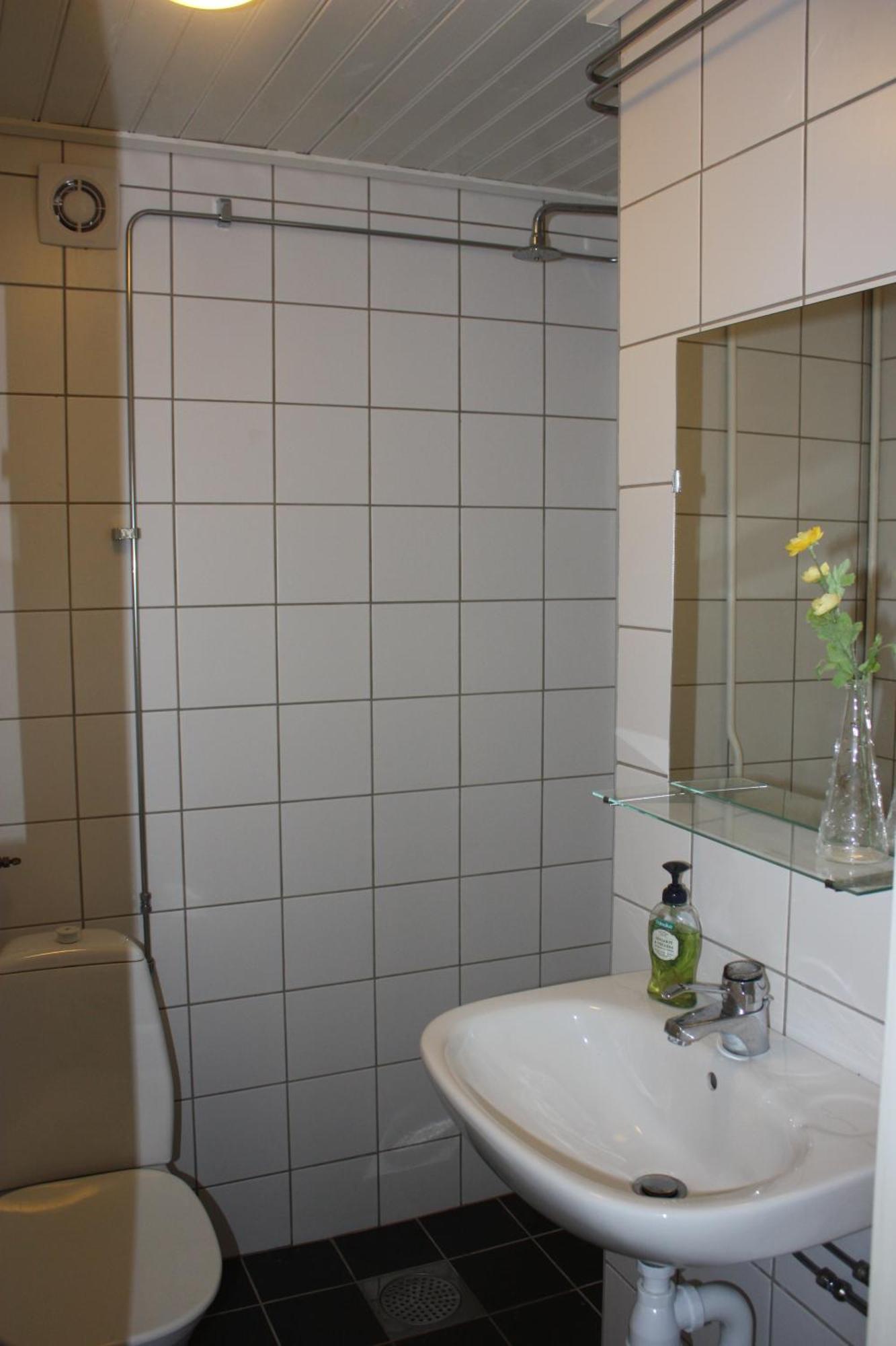 Oesjoenaes Hotell Tived Eksteriør bilde